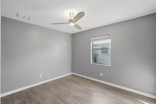 11696 Currie Ln, Largo, FL 33774 - Photo 14