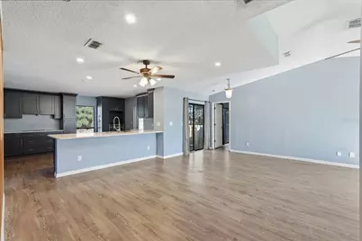 11696 Currie Lane, Largo, FL 33774 - Photo 4