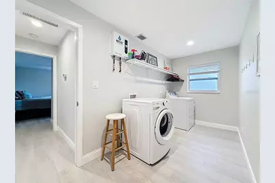 2400 Granada Circle W, Saint Petersburg, FL 33712 - Photo 38