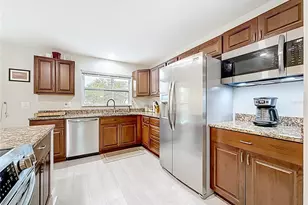 2400 Granada Cir W, Saint Petersburg, FL 33712 - Photo 10