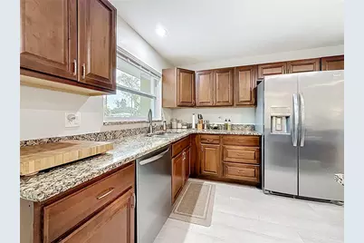 2400 Granada Circle W, Saint Petersburg, FL 33712 - Photo 6