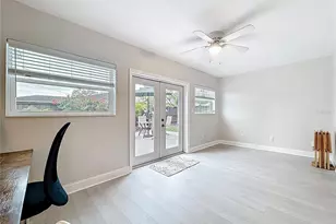 2400 Granada Cir W, Saint Petersburg, FL 33712 - Photo 18