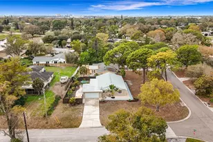 2400 Granada Cir W, Saint Petersburg, FL 33712 - Photo 70