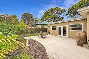 2400 Granada Cir W, Saint Petersburg, FL 33712 - Photo 48