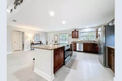 2400 Granada Circle W, Saint Petersburg, FL 33712 - Photo 12