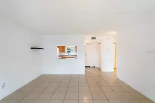 2876 Somerset Park Dr, Tampa, FL 33613 - Photo 8