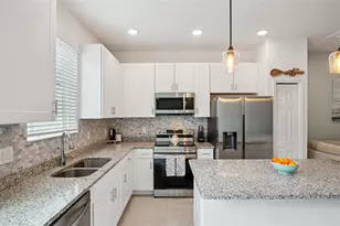 34196 Rogallo Ln, Wesley Chapel, FL 33545 - Photo 8