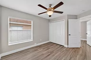 523 Napa Valley Cir, Valrico, FL 33594 - Photo 18
