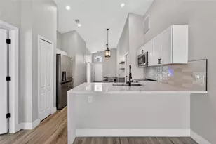 523 Napa Valley Cir, Valrico, FL 33594 - Photo 38
