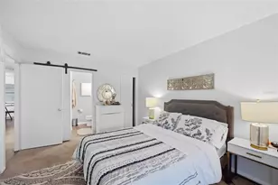 5925 Terrace Park Dr N, Saint Petersburg, FL 33709 - Photo 12