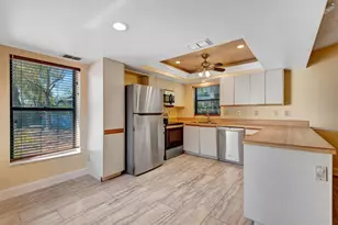 5017 80th Ave Cir E, Sarasota, FL 34243 - Photo 10