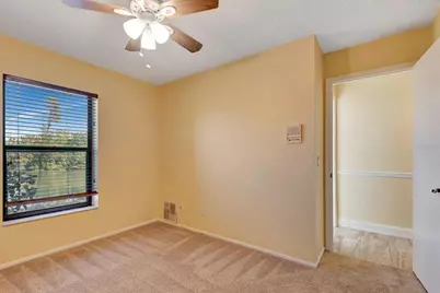 5017 80th Avenue Circle E, Sarasota, FL 34243 - Photo 12