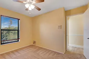 5017 80th Ave Cir E, Sarasota, FL 34243 - Photo 12