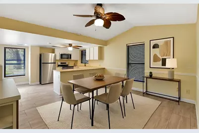 5017 80th Avenue Circle E, Sarasota, FL 34243 - Photo 10
