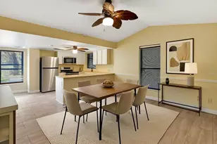 5017 80th Ave Cir E, Sarasota, FL 34243 - Photo 10