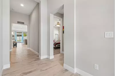 12453 Horseshoe Bend Drive, Lithia, FL 33547 - Photo 4