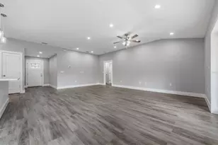 11734 Orange Ct, Dade City, FL 33525 - Photo 16