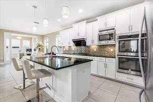 3963 Empoli Ct, Wesley Chapel, FL 33543 - Photo 12