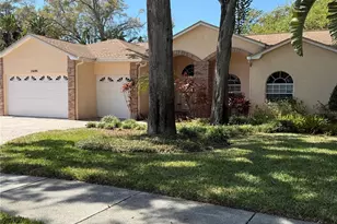 2686 Crystal Cir, Dunedin, FL 34698 - Photo 4