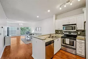 4211 Chatham Oak Ct, Tampa, FL 33624 - Photo 10