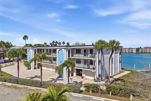 11901 Lagoon Ln, Treasure Island, FL 33706 - Photo 2