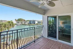11901 Lagoon Ln, Treasure Island, FL 33706 - Photo 28