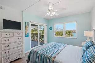 11901 Lagoon Ln, Treasure Island, FL 33706 - Photo 32