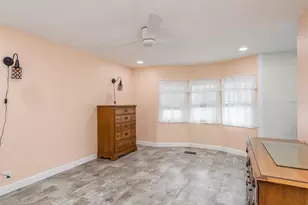 108 Dolphin Dr E, Oldsmar, FL 34677 - Photo 14