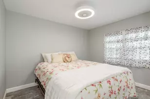 108 Dolphin Dr E, Oldsmar, FL 34677 - Photo 24