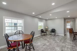 108 Dolphin Dr E, Oldsmar, FL 34677 - Photo 10