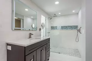 108 Dolphin Dr E, Oldsmar, FL 34677 - Photo 16