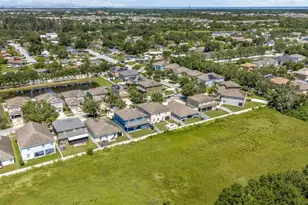 313 Shell Manor Dr, Ruskin, FL 33570 - Photo 12