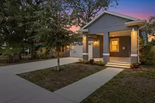 1535 13th St S, Saint Petersburg, FL 33705 - Photo 1