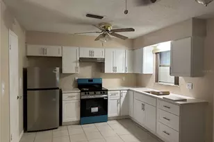 135 NE Madison Cir N, Saint Petersburg, FL 33702 - Photo 10