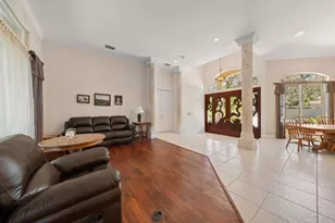 7890 134th St, Seminole, FL 33776 - Photo 14