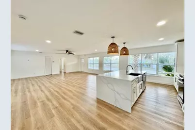 1101 46th Street N, Saint Petersburg, FL 33713 - Photo 6