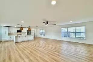 1101 46th St N, Saint Petersburg, FL 33713 - Photo 4