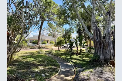 3025 50th Street S, Gulfport, FL 33707 - Photo 2