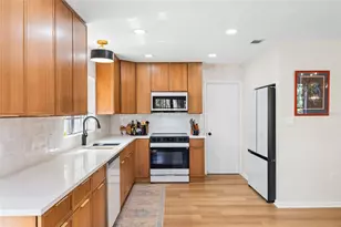 6906 Valrie Ln, Riverview, FL 33569 - Photo 4