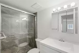 1151 85th Ave N, Saint Petersburg, FL 33702 - Photo 14