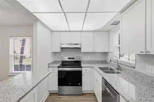 1151 85th Ave N, Saint Petersburg, FL 33702 - Photo 10