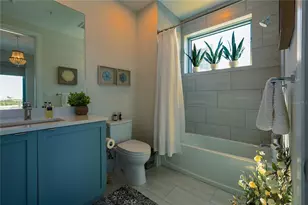 2910 W Barcelona St, Tampa, FL 33629 - Photo 36