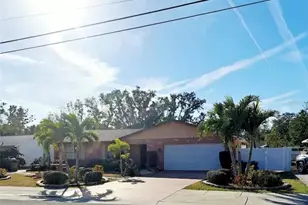 1104 71st St NW, Bradenton, FL 34209 - Photo 2