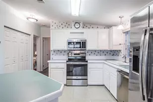 37443 Gill Ave, Zephyrhills, FL 33541 - Photo 48