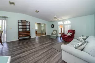 37443 Gill Ave, Zephyrhills, FL 33541 - Photo 32