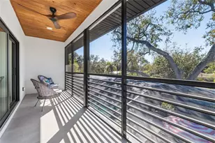 639 43rd Ave N, Saint Petersburg, FL 33703 - Photo 40