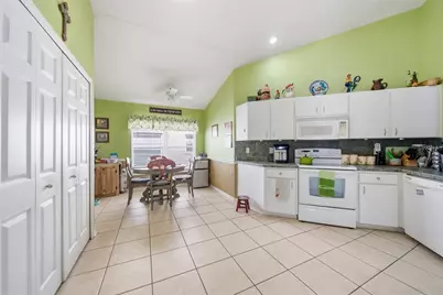 505 Beth Ann Street, Valrico, FL 33594 - Photo 4