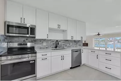 7 Island Drive, Treasure Island, FL 33706 - Photo 18