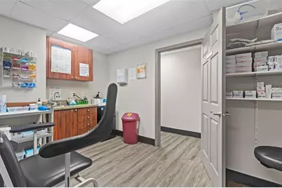 413 Robertson St, Brandon, FL 33511 - Photo 12