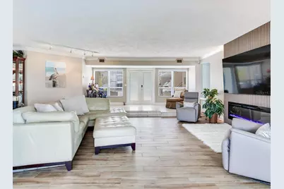 210 Dolphin Point #B, Clearwater Beach, FL 33767 - Photo 36